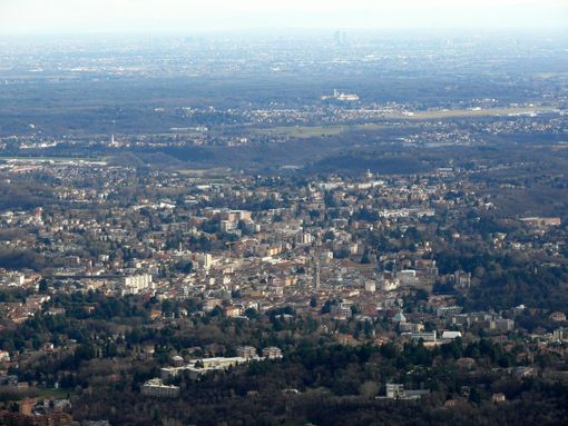 Sole e bel tempo per molti giorni su tutta la regione: qui la bellissima vista dall'alto della nostra provincia con sguardo su Milano nella foto di Mario Chiodetti Sole e bel tempo per molti giorni su tutta la regione: qui la bellissima vista dall'alto della nostra provincia con sguardo su Milano nella foto di Mario Chiodetti
