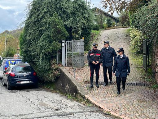 L'ingresso della villetta di Cuasso al Monte in località Cavagnano dove si è consumato il tragico fatto di sangue