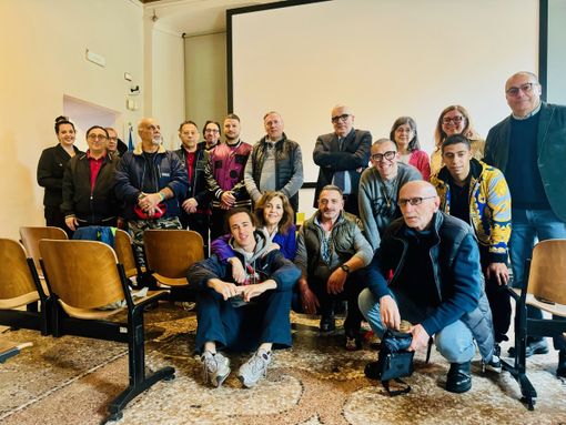 Nove detenuti dei Miogni in visita alla mostra di Ravo a Masnago