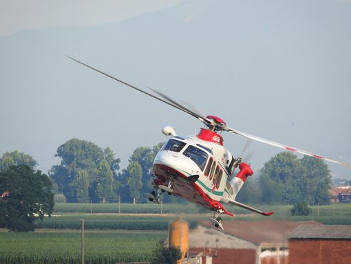 Cuneo, muore bambino di 10 anni: stava giocando sul rimorchio di un trattore per il trasporto del grano Cuneo, muore bambino di 10 anni: stava giocando sul rimorchio di un trattore per il trasporto del grano