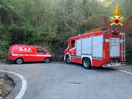 Malore in una stalla e una caduta in una scarpata nei boschi: doppio intervento dei soccorsi in zone impervie a Cuvio e Porto Valtravaglia