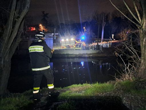 FOTO. Avvistato un uomo nuotare nell'Olona a Marnate, in corso le ricerche FOTO. Avvistato un uomo nuotare nell'Olona a Marnate, in corso le ricerche
