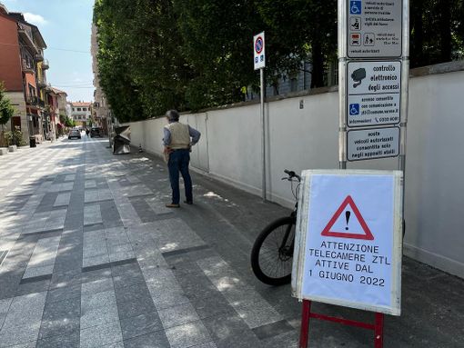 Zona a traffico limitato in via del Cairo: telecamere attive (e multe) dal 1° giugno