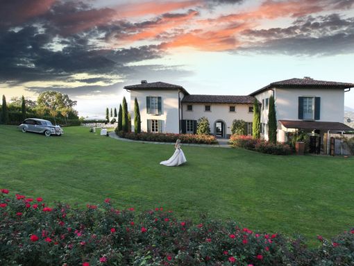 Matrimonio vip a Galliate, il chitarrista dei Modà si sposa domani a Villa Calmia