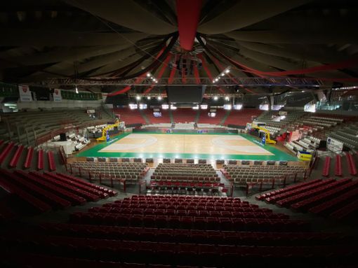 BASKET. Se si riprende, due date possibili (16 maggio e 30 giugno) ma su formula e porte chiuse non c'è accordo. E se invece si chiude tutto... BASKET. Se si riprende, due date possibili (16 maggio e 30 giugno) ma su formula e porte chiuse non c'è accordo. E se invece si chiude tutto...