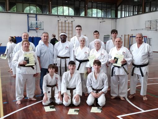 I promossi Csk al Palaferrini, con Paolo Busacca e Franco Barone I promossi Csk al Palaferrini, con Paolo Busacca e Franco Barone