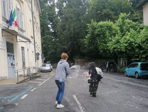 FOTO. Maturità a Varese: studenti promossi. Comportamento esemplare e niente assembramenti fuori dagli istituti