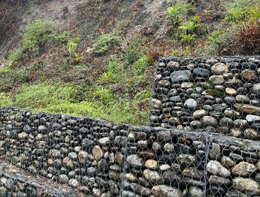 Frana a Laveno, ordinanza di chiusura di via Vararo, da via Caprera a Brena Frana a Laveno, ordinanza di chiusura di via Vararo, da via Caprera a Brena