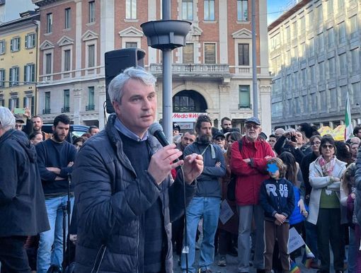 Il sindaco di Varese Galimberti alla recente manifestazione antifascista