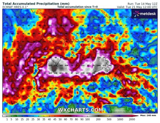 La cartina &quot;Wxcharts.com&quot; dei possibili accumuli previsti: sulla nostra provincia si va almeno dai 100 a oltre 150 millimetri di pioggia
