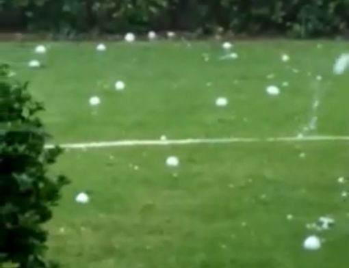 VIDEO. Impressionante grandinata a Pescara: chicchi grossi come arance