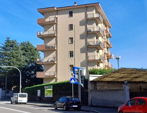 Il condominio in cui vivevano Renato Oggioni e Carla Marmonti Il condominio in cui vivevano Renato Oggioni e Carla Marmonti