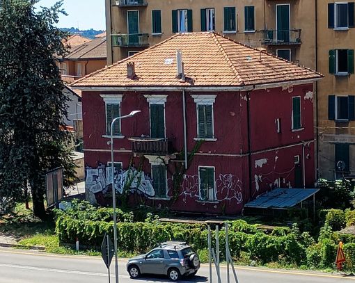 LA LETTERA. «Da vent'anni un pessimo biglietto da visita all'ingresso di Varese: Anas valorizzi o abbatta le ex case cantoniere» LA LETTERA. «Da vent'anni un pessimo biglietto da visita all'ingresso di Varese: Anas valorizzi o abbatta le ex case cantoniere»