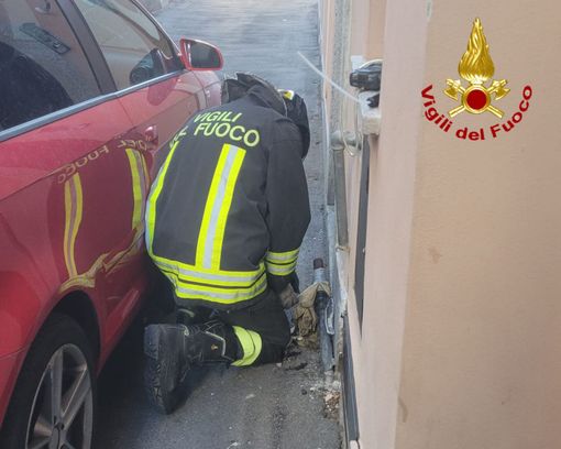 Tubo tranciato e fuga di gas ad Angera, intervengono i vigili del fuoco