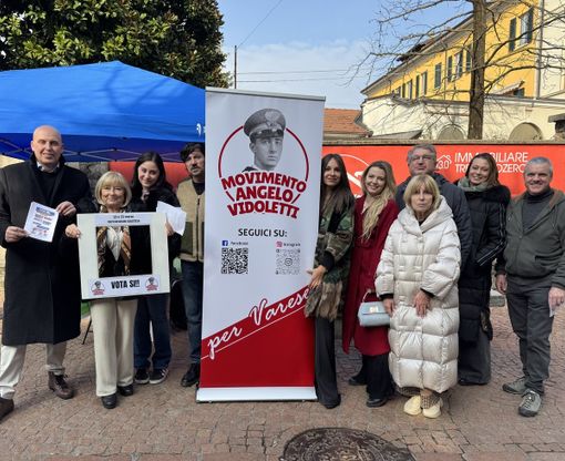 Il gazebo del Movimento Angelo Vidoletti a Varese: «Noi ci siamo e siamo dalla parte dei varesini»