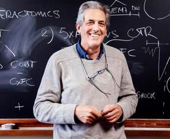 Addio ad Antonino Cattaneo, luminare delle neuroscienze e pioniere della ricerca sull'Alzheimer: aveva 71 anni Addio ad Antonino Cattaneo, luminare delle neuroscienze e pioniere della ricerca sull'Alzheimer: aveva 71 anni