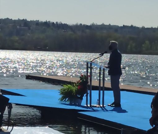 FOTO e VIDEO. Inaugurato il centro vaccinale alla Schiranna. «Non siamo qui per celebrarci ma per mandare un messaggio di speranza»