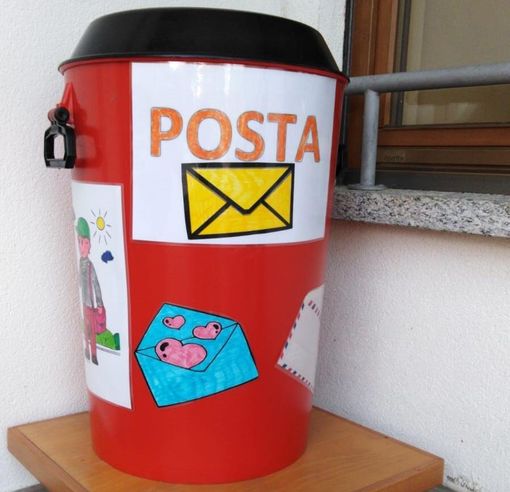 L'invito delle educatrici della casa di riposo Don Guanella di Ispra a cittadini e parenti: «Scrivete una lettera ai nostri anziani» L'invito delle educatrici della casa di riposo Don Guanella di Ispra a cittadini e parenti: «Scrivete una lettera ai nostri anziani»