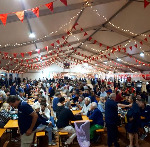 OGGI IN FIERA. Ospite d'onore Daniele Bossari. E piazza Monte Grappa si trasforma in una palestra OGGI IN FIERA. Ospite d'onore Daniele Bossari. E piazza Monte Grappa si trasforma in una palestra