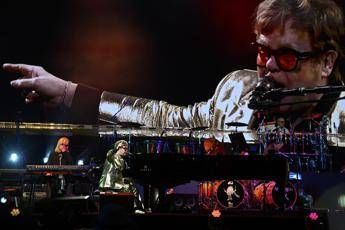 Elton John: &quot;Non posso più vedere i miei figli giocare a rugby o a calcio&quot;
