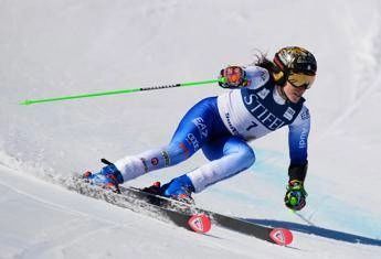 Brignone, paura ai campionati di gigante: cade e viene portata via in elicottero