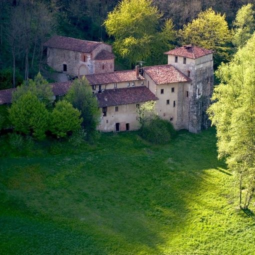 “Alla scoperta dei circondari”: domenica al Monastero di Torba con il Fai