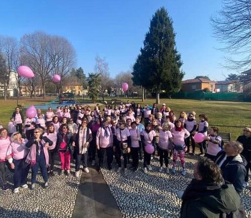 La “corsa rosa” ha aperto Karate Donna. In cento per le vie di Busto