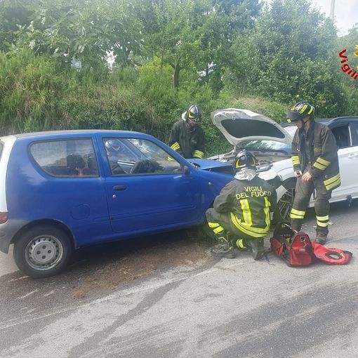 Frontale a Gemonio, feriti i due conducenti