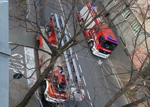 FOTO. Scontro tra un mezzo dei vigili del fuoco e un'auto: due feriti a Busto