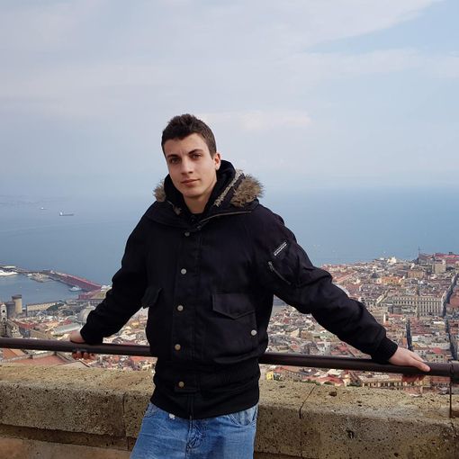 Federico Calzati aveva 21 anni (foto dal profilo Facebook)