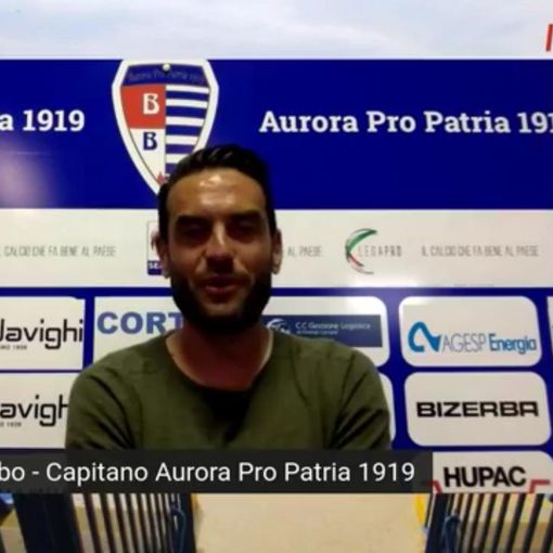 Ricky Colombo a Stadio Aperto con Marilena Lualdi e Matteo Serafini, sotto i tifosi intervenuti in video