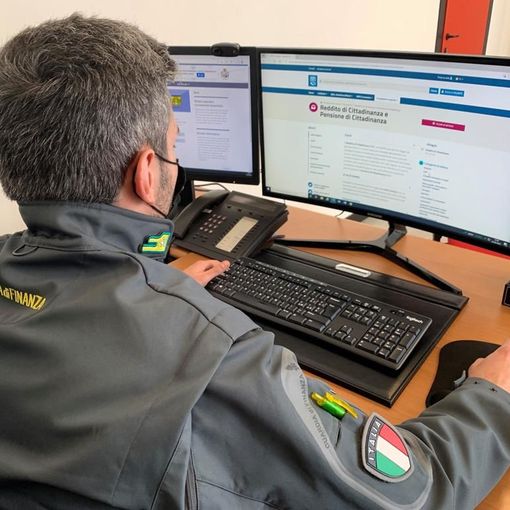 Percepivano il reddito di cittadinanza, ma avevano migliaia di euro sui conti di gioco online: nove &quot;furbetti&quot; scoperti dalla Guardia di Finanza