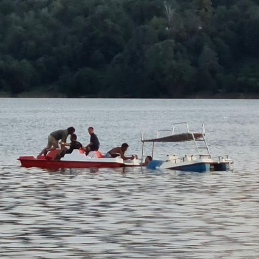 I tre giovani in difficoltà sul lago di Monate sono stati riportati a riva evitando conseguenze
