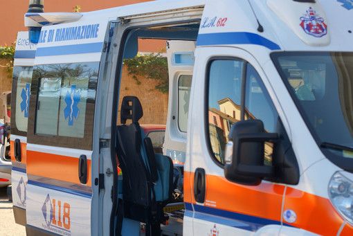 Automobilista aggredisce con il cric un 35enne in monopattino
