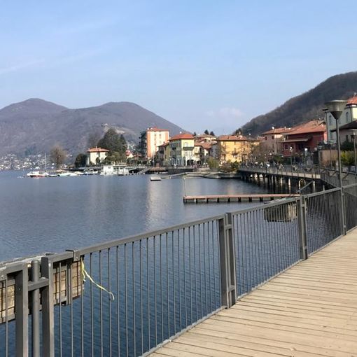 La passerella di Porto Ceresio, dove si terrà Lago d'Arte