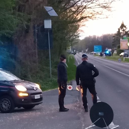Controlli dei carabinieri sulle strade: quattro denunce per guida in stato d'ebbrezza. Trovato un coltello