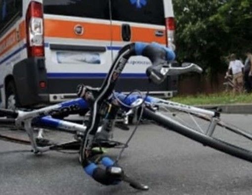 Mattinata nera per i ciclisti sulle strade del Varesotto, in ospedale anche un 13enne