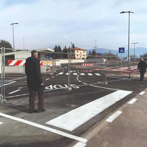 Foto d'archivio del parcheggio della stazione di Gaggiolo