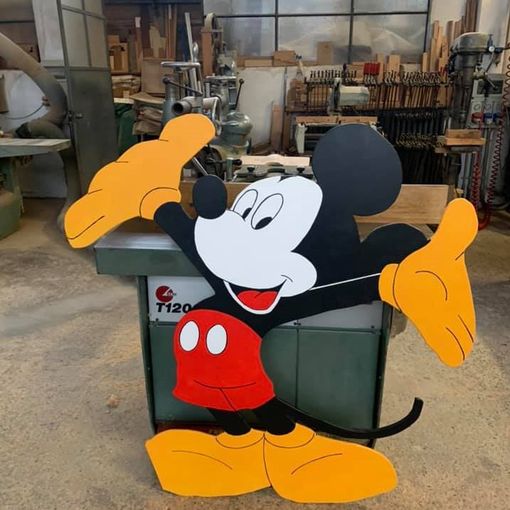 Cittiglio, ricostruite da due cittadini le sagome di Topolino e Paperino vandalizzate sulla ciclabile Cittiglio, ricostruite da due cittadini le sagome di Topolino e Paperino vandalizzate sulla ciclabile