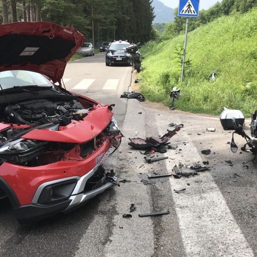 Scontro tra un'auto e una moto alla Bevera di Viggiù: un ferito grave