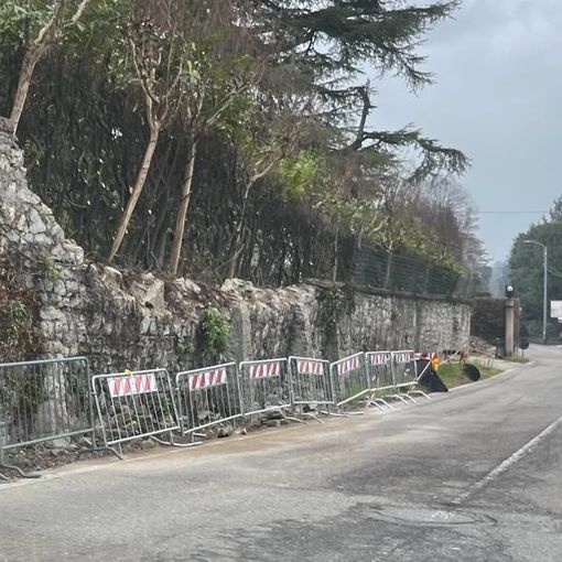 Rimosso il materiale franato in strada: carreggiata ripristinata in via Campigli