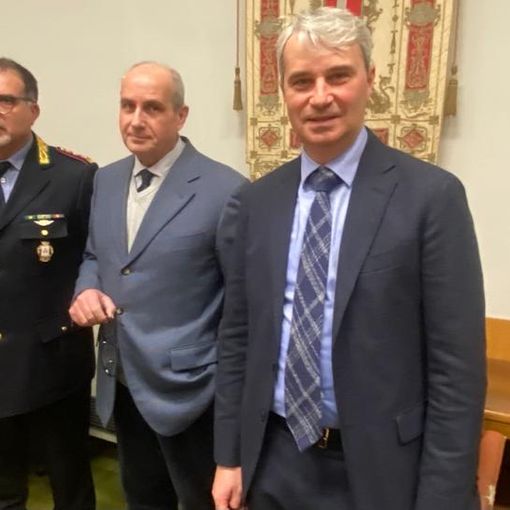 Il sindaco Davide Galimberti, l'assessore alla Polizia Locale Raffaele Catalano e Claudio Vegetti, comandante della polizia locale varesina