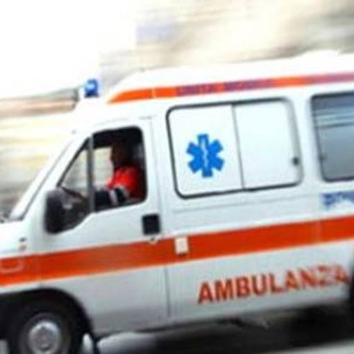 Incidente stradale alle Grotte di Valganna a Induno: soccorso un ragazzo di 22 anni
