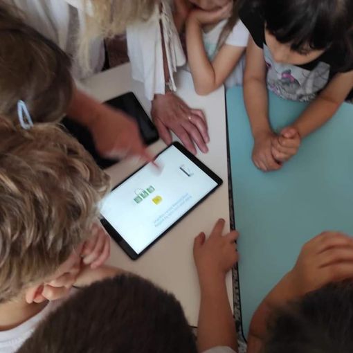 Alla scuola primaria di Luvinate al via la prima fiera sulla tecnologia digitale