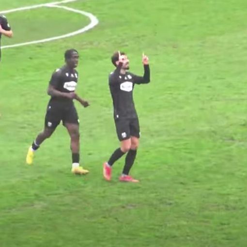Alessio Pertosa, 25 anni, dopo il 2-0: è arrivato alla Varesina a gennaio grazie agli uomini mercato Micheli e Scandola e ha già realizzato tre gol