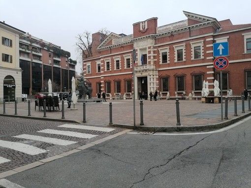 Varese, fermato all'entrata del tribunale con un coltello