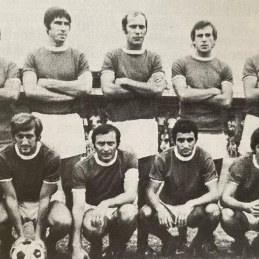 Il Varese 1970/71 degli 8 pari consecutivi nella foto tratta da &quot;100 volte Varese&quot; di Vito Romaniello: da sinistra in piedi Dellagiovanna, Borghi, Braida, Nuti, Morini, Perego, Carmignani. Accosciati Barluzzi, Carelli, Tamborini, Bonatti, Rimbano, Sogliano. Sotto, il Barone
