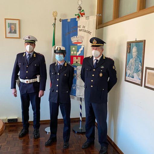 Gli agenti della polizia locale di Venegono Inferiore