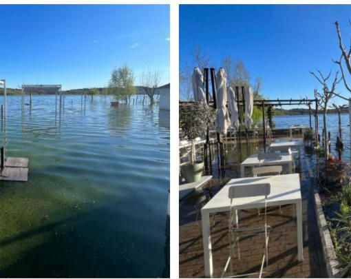 L'acqua nella spiaggia e nella zona esterna del Village oggi, martedì 2 aprile