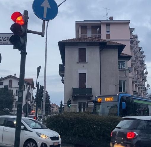 VIDEO. Varese, le sei alternative &quot;anti-code&quot; per non rimanere bloccati nel traffico